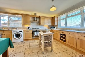 17' Kitchen/Dining Room- click for photo gallery